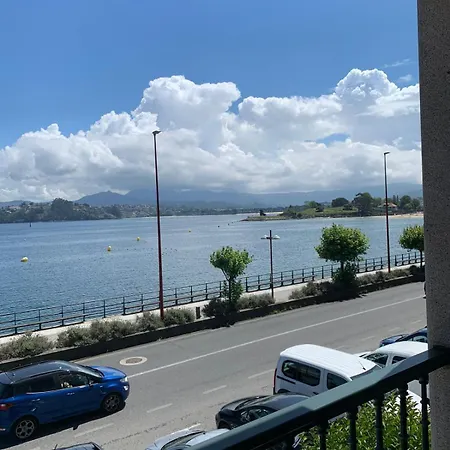 Precioso Con Vistas Al Mar A Pie De Playa Apartment *